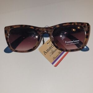 Tortoise shell & teal sunglasses NWT